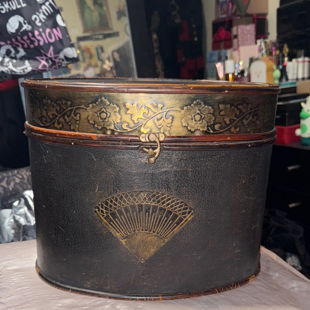 Vintage 1920’s Hat Box with Red Velvet Interior (So Sweet)